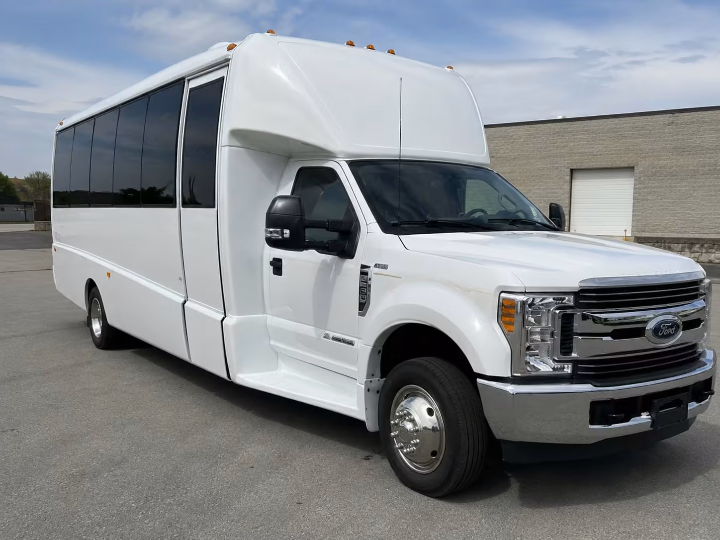 18 passenger minibus